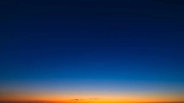 Farbverlauf Himmel Himmel Mit Wolken Während Des Sonnenuntergangs Wolken Und — Stockfoto