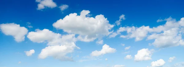 Langit Dengan Awan Sebagai Latar Belakang Langit Siang Hari Panorama — Stok Foto
