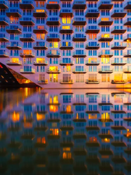 Amsterdam Niederlande Ein Stadtbild Bei Sonnenuntergang Ein Wohnhaus Der Nähe — Stockfoto
