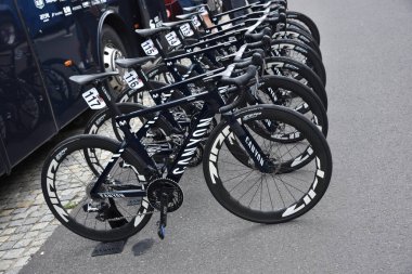 Wroclaw, Polonya - 4 Ağustos 2025: Tour de Pologne. Wroclaw 'dan Legnica' ya ilk aşama. Resmi başlamadan önce hazırlıklar.