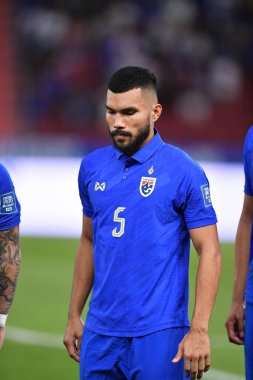 BANGKOK, THAILAND - 16. NOVEMBER, 2023: Tayland Dünya Kupası sırasında Tayland 'ın 5. Oyuncusu, Tayland' daki Rajamangkala Stadyumu 'nda Çin' e karşı oynandı.