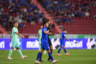 BANGKOK, THAILAND - 16th NOVEMBER, 2023: Sarach Yooyen # 6 Tayland Dünya Kupası sırasında Tayland ile Tayland arasında Tayland 'daki Rajamangkala Stadyumu, Tayland' da Çin 'e karşı oynandı.