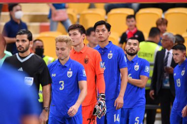 BANGKOK, THAILAND - 16 Kasım 2023: Tayland Dünya Kupası sırasında Çin ile rajamangkala Stadyumu arasında oynanan karşılaşmada Tayland 'ın oyuncusu 