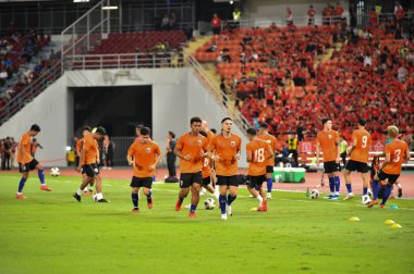 BANGKOK, THAILAND - 16 Kasım 2023: Tayland Dünya Kupası sırasında Çin ile rajamangkala Stadyumu arasında oynanan karşılaşmada Tayland 'ın oyuncusu 