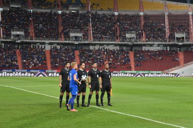 BANGKOK, THAILAND - 16th NOVEMBER, 2023: Dünya Kupası sırasında hakem takımı Tayland ile Tayland arasında Tayland, Tayland Stadyumu, Tayland