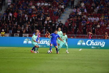 BANGKOK, THAILAND - 16th NOVEMBER, 2023: Suppachok Sarachat # 7 Tayland Dünya Kupası sırasında Tayland ile Tayland arasında Tayland 'daki rajamangkala Stadyumu' nda Çin 'e karşı oynanan karşılaşma
