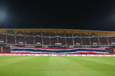BANGKOK, THAILAND - 16 Kasım 2023: Dünya Kupası sırasında Tayland ile Tayland arasında Tayland 'daki Tayland Stadyumu' nda Çin 'e karşı yapılan turnuvada Büyük Bayrak