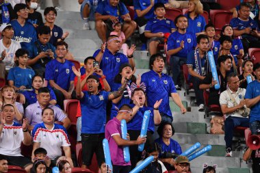 BANGKOK, THAILAND - 16 Kasım 2023: Tayland Dünya Kupası sırasında Çin ile Rajamangkala Stadyumu arasında oynanan karşılaşmada Tayland 'ın destekçisi 