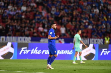 BANGKOK, THAILAND - 16. NOVEMBER, 2023: Tayland Dünya Kupası sırasında Tayland 'ın 5. Oyuncusu, Tayland' daki Rajamangkala Stadyumu 'nda Çin' e karşı oynandı.