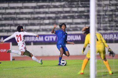 BURIRAM, THAILAND - 10 Mart 2023: Tayland Buriram City, Tayland 'da Tayland karşısında Tacikistan' a karşı 20 kadın kupasındaki Parichat Thongrong # 4 Tayland Oyuncusu