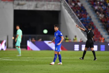 BANGKOK, THAILAND - 16th NOVEMBER, 2023: Sarach Yooyen # 6 Tayland Dünya Kupası sırasında Tayland ile Tayland arasında Tayland 'daki Rajamangkala Stadyumu, Tayland' da Çin 'e karşı oynandı.