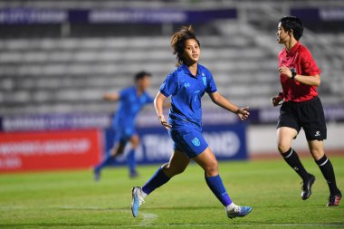BURIRAM, THAILAND - 10 Mart 2023: Jeena Thongpan # 7 Tayland Oyuncusu Tayland 'ın Buriram şehrinde Tayland karşısında Tacikistan' a karşı 20 Kadın Asya kupası