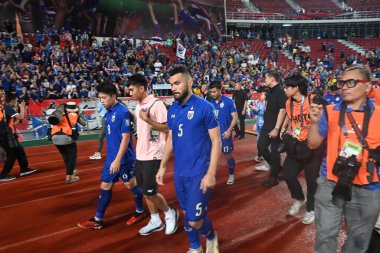 BANGKOK, THAILAND - 16. NOVEMBER, 2023: Tayland Dünya Kupası sırasında Tayland 'ın 5. Oyuncusu, Tayland' daki Rajamangkala Stadyumu 'nda Çin' e karşı oynandı.