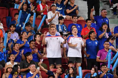 BANGKOK, THAILAND - 16th NOVEMBER, 2023: Tayland Dünya Kupası sırasında Tayland ile Tayland 'daki rajamangkala Stadyumu' nda Çin 'e karşı yapılan turnuvada destekleyici.