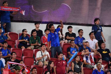 BANGKOK, THAILAND - 16th NOVEMBER, 2023: Tayland Dünya Kupası sırasında Tayland ile Tayland 'daki rajamangkala Stadyumu' nda Çin 'e karşı yapılan turnuvada destekleyici.