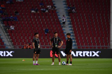 BANGKOK, THAILAND - 16 Kasım 2023: Tayland 'ın rajamangkala stadyumunda Çin' e karşı oynadığı Dünya Kupası sırasında Çin personeli 