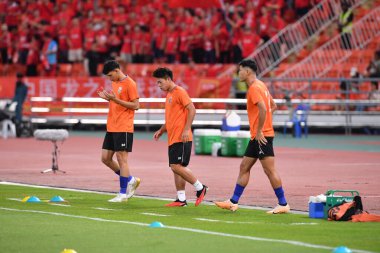 BANGKOK, THAILAND - 16 Kasım 2023: Tayland Dünya Kupası sırasında Çin ile rajamangkala Stadyumu arasında oynanan karşılaşmada Tayland 'ın oyuncusu 