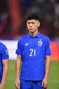 BANGKOK, THAILAND - 16. NOVEMBER, 2023: Tayland Dünya Kupası sırasında Tayland 'ın 21 numaralı poker oyuncusu Tayland' daki Rajamangkala Stadyumu 'nda Çin' e karşı oynanan turnuvaya katılma hakkı kazandı.
