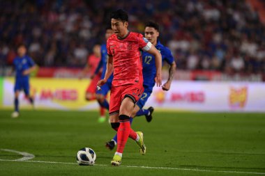 Bangkok, Tayland - 26 Mart 2024 - Tayland 'daki Rajamangkala Stadyumu' nda Tayland ile Güney Kore arasında oynanan Dünya Kupası sırasında Son Heung Min # 7 Güney Kore Oyuncusu.