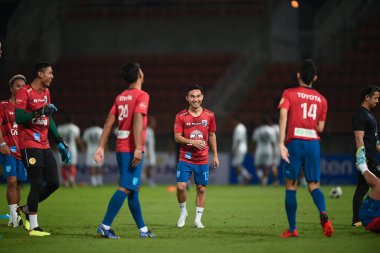 PATHUMTHANI, THAILAND -11 Aralık 2022: Aruensak Wonggorn # 13 Tayland ile Tayland arasındaki dostluk maçı sırasında Tayland 'daki Tayland Stadyumu' nda Myanmar 'a karşı