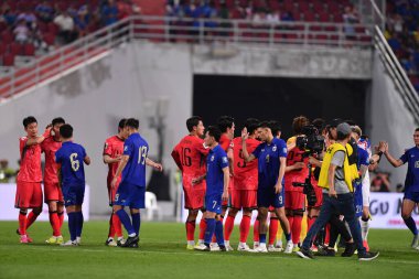 Bangkok - Tayland - 26 Mart 2024 - Tayland Dünya Kupası sırasındaki Tayland oyuncuları, Tayland 'daki Rajamangkala Stadyumu' nda Güney Kore ile karşılaştı.