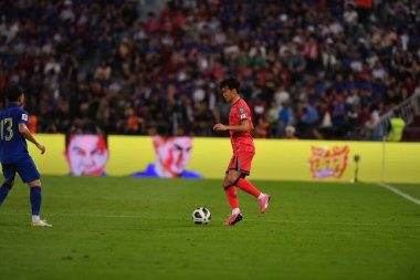 Bangkok, Tayland - 26 Mart 2024 - Dünya Kupası sırasında Güney Kore 'nin 3 numaralı Kim jin-su oyuncusu Rajamangkala Stadyumu' nda Güney Kore 'ye karşı mücadele etti.