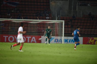 PATUMTHANI, THAILAND -11 Aralık 2022: Kittipong Phoothawchuek # 20 Tayland ile Myanmar arasındaki dostluk maçı sırasında thammasart Stadyumu, Tayland