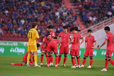 Bangkok - Tayland - 26 Mart 2024 - Dünya Kupası sırasında Güney Kore 'nin oyuncuları Tayland' daki Rajamangkala Stadyumu 'nda Güney Kore ile karşılaştı.
