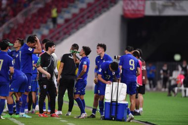 Bangkok - Tayland - 26 Mart 2024 - Tayland Dünya Kupası sırasındaki Tayland oyuncuları, Tayland 'daki Rajamangkala Stadyumu' nda Güney Kore ile karşılaştı.