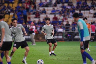 BANGKOK, THAILAND-26 MARCH, 2024: Tayland Dünya Kupası sırasında Tayland ile Tayland arasındaki 8 numaralı Tayland futbolcusu Tayland 'daki rajamangkala Stadyumu' nda Güney Kore maçına çıktı.
