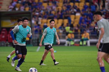 Bangkok, Tayland - 26 Mart 2024: Dünya Kupası sırasında Suphachok Sarachat # 7 Tayland Millî Futbol Takımı, Tayland 'daki Rajamangala Stadyumu' nda Güney Kore 'ye karşı mücadele etti.. 