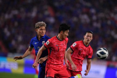 Bangkok, Tayland - 26 Mart 2024 - Tayland 'daki Rajamangkala Stadyumu' nda Tayland ile Güney Kore arasında oynanan Dünya Kupası sırasında Son Heung Min # 7 Güney Kore Oyuncusu.