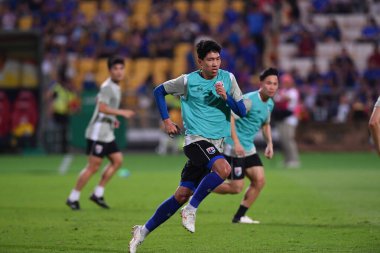 Bangkok, Tayland - 26 Mart 2024: Weerathep Pompan 22 numaralı Tayland Dünya Kupası 'nda Tayland ile Tayland arasındaki rajamangkala Stadyumu maçına çıktı.