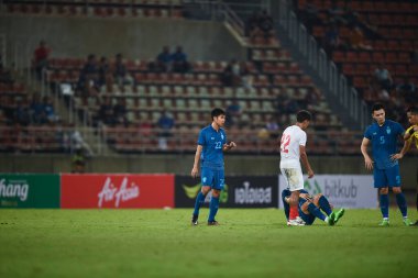 PATUMTHANI, THAILAND -11 ARALIK 2022 Channarong Promsrikaew # 22 Tayland ile Myanmar arasındaki dostluk maçı sırasında Tayland, Tayland 'da