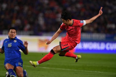 Bangkok, Tayland - 26 Mart 2024 - Tayland 'daki Rajamangkala Stadyumu' nda Tayland ile Güney Kore arasında oynanan Dünya Kupası sırasında Son Heung Min # 7 Güney Kore Oyuncusu.