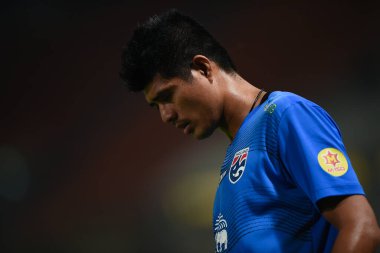 THUMTHANI, THAILAND -11 Aralık 2022: Tayland ile Tayland 'daki Tayland Stadyumu' nda Myanmar maçında Ummarin yaodum kaleci koçu