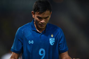 THUMTHANI, THAILAND -31 Mayıs 2022: Tayland 'daki Tayland Stadyumu' nda Myanmar 'a karşı oynanan dostluk maçı sırasında Adisak Kraisorn # 9 Tayland Oyuncusu