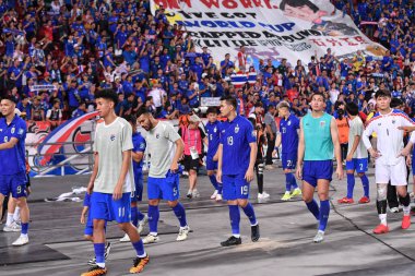 Bangkok - Tayland - 26 Mart 2024 - Tayland Dünya Kupası sırasındaki Tayland oyuncuları, Tayland 'daki Rajamangkala Stadyumu' nda Güney Kore ile karşılaştı.