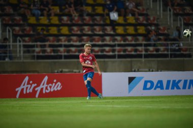 THUMTHANI, THAILAND -31 MAYIS 2022: thammasart Stadyumu 'nda Tayland ile Myanmar arasındaki dostluk maçı sırasında Tayland' ın 3 numaralı Bunmathan Tiyatrosu