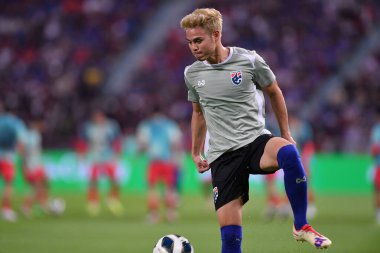 Bangkok, Tayland - 26 Mart 2024: Tayland Dünya Kupası 'nda Tayland ile Tayland arasında oynanan Rajamangkala Stadyumu' nda oynanan 3 Numaralı Theerathon Bunmathan