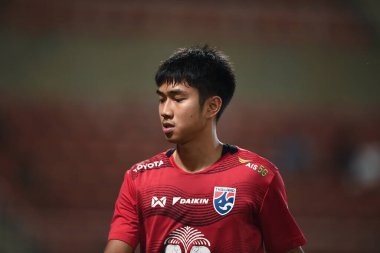 PATUMTHANI, THAILAND -11 ARALIK 2022 Channarong Promsrikaew # 22 Tayland ile Myanmar arasındaki dostluk maçı sırasında Tayland, Tayland 'da