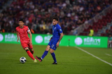 Bangkok, Tayland - 26 Mart 2024: Dünya Kupası sırasında Tayland ile Tayland arasında Tayland 'daki rajamangkala Stadyumu' nda oynanan 12 numaralı SAA Mickelson