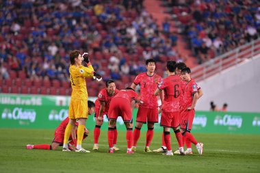 Bangkok - Tayland - 26 Mart 2024 - Dünya Kupası sırasında Güney Kore 'nin oyuncuları Tayland' daki Rajamangkala Stadyumu 'nda Güney Kore ile karşılaştı.