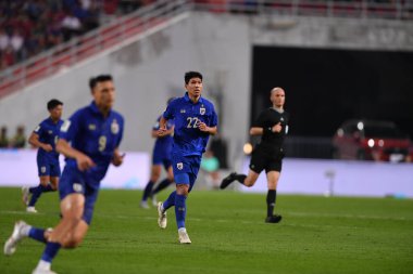 Bangkok, Tayland - 26 Mart 2024: Weerathep Pompan 22 numaralı Tayland Dünya Kupası 'nda Tayland ile Tayland arasındaki rajamangkala Stadyumu maçına çıktı.