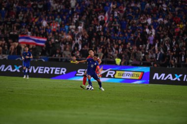 BANGKOK, THAILAND-26 MARCH, 2024: Chanathip Songkrasin # 18 Tayland Dünya Kupası sırasında Tayland ile Güney Kore arasındaki rajamangkala stadyumu, Tayland