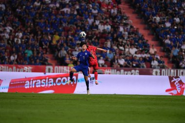 Bangkok, Tayland - 26 Mart 2024: Dünya Kupası sırasında Suphachok Sarachat # 7 Tayland Millî Futbol Takımı, Tayland 'daki Rajamangala Stadyumu' nda Güney Kore 'ye karşı mücadele etti.. 