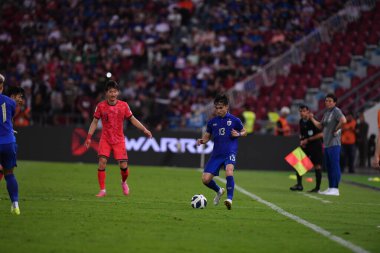 BANGKOK, THAILAND-26 MARCH, 2024: Jaroensak Wonggorn # 13 Tayland Kupası sırasında Tayland ile Güney Kore arasındaki rajamangkala stadyumu, Tayland