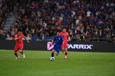 Bangkok, Tayland - 26 Mart 2024: Dünya Kupası sırasında Suphachok Sarachat # 7 Tayland Millî Futbol Takımı, Tayland 'daki Rajamangala Stadyumu' nda Güney Kore 'ye karşı mücadele etti.. 