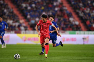 Bangkok, Tayland - 26 Mart 2024 - Tayland 'daki Rajamangkala Stadyumu' nda Tayland ile Güney Kore arasında oynanan Dünya Kupası sırasında Son Heung Min # 7 Güney Kore Oyuncusu.