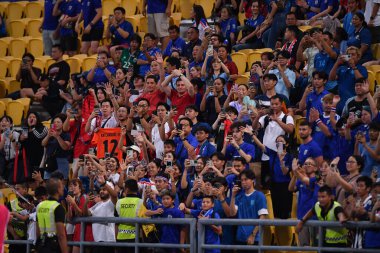 Bangkok, Tayland - 26 Mart 2024: Tayland Dünya Kupası 'nda Tayland' ı destekleyenler Tayland 'daki rajamangkala Stadyumu' nda Güney Kore ile karşılaşmaya hak kazandılar.